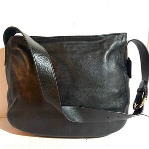 Coach vintage black leather shoulder handbag